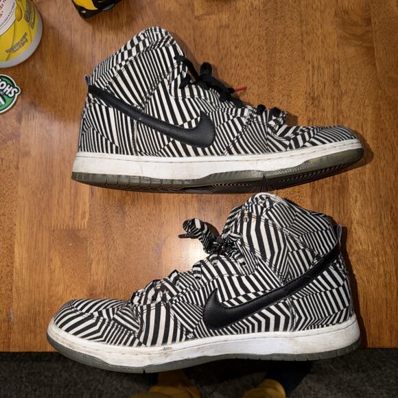 Size 12 - Nike Dunk Premium SB High Concept Car main image 4